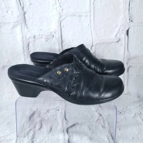 Clarks Bendable Womens Sz 9 Slip On Clogs Mules Black Leather Monochrome Classic - Picture 1 of 10
